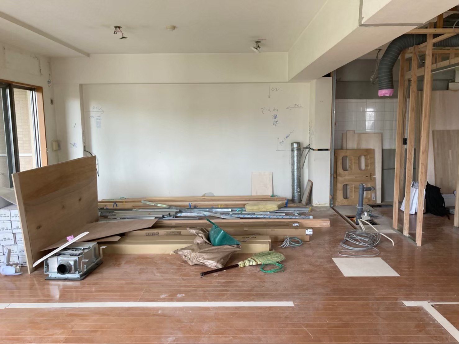 株式会社アズ建設住みやすさとデザイン。造作家具や拘り素材で造り上げ