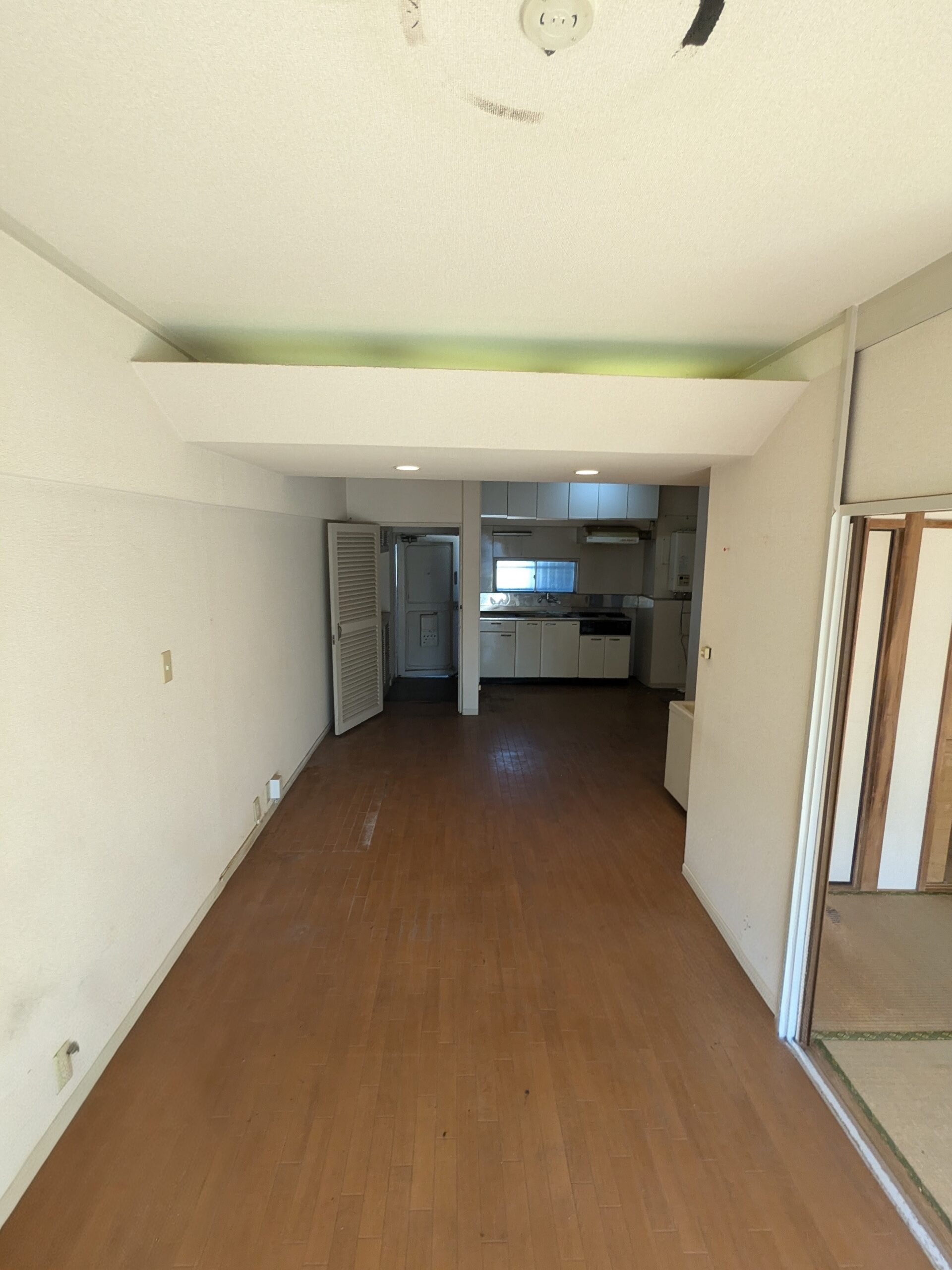 くすみブルーが映える-小上がりのある家- ｜ 中野区　リノベーション前