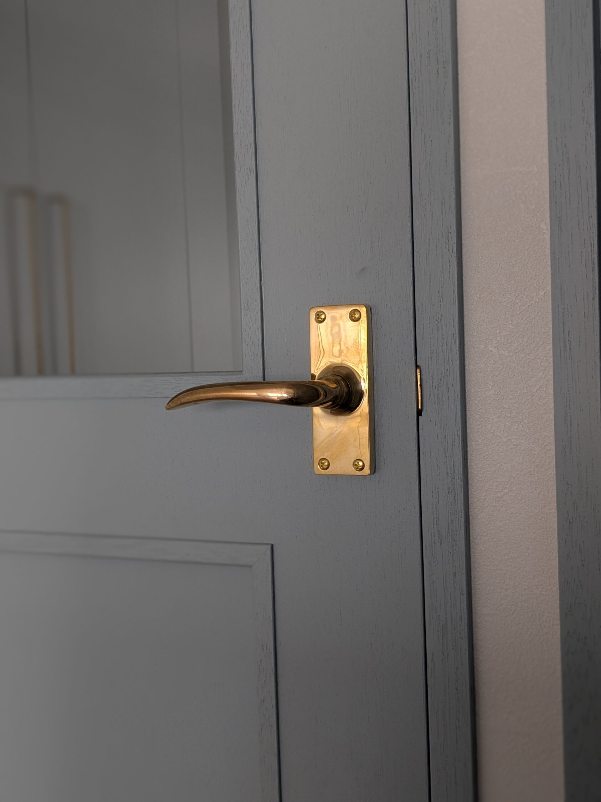 くすみブルーが映える-小上がりのある家- ｜ 中野区　アズ建設施工事例ギャラリー