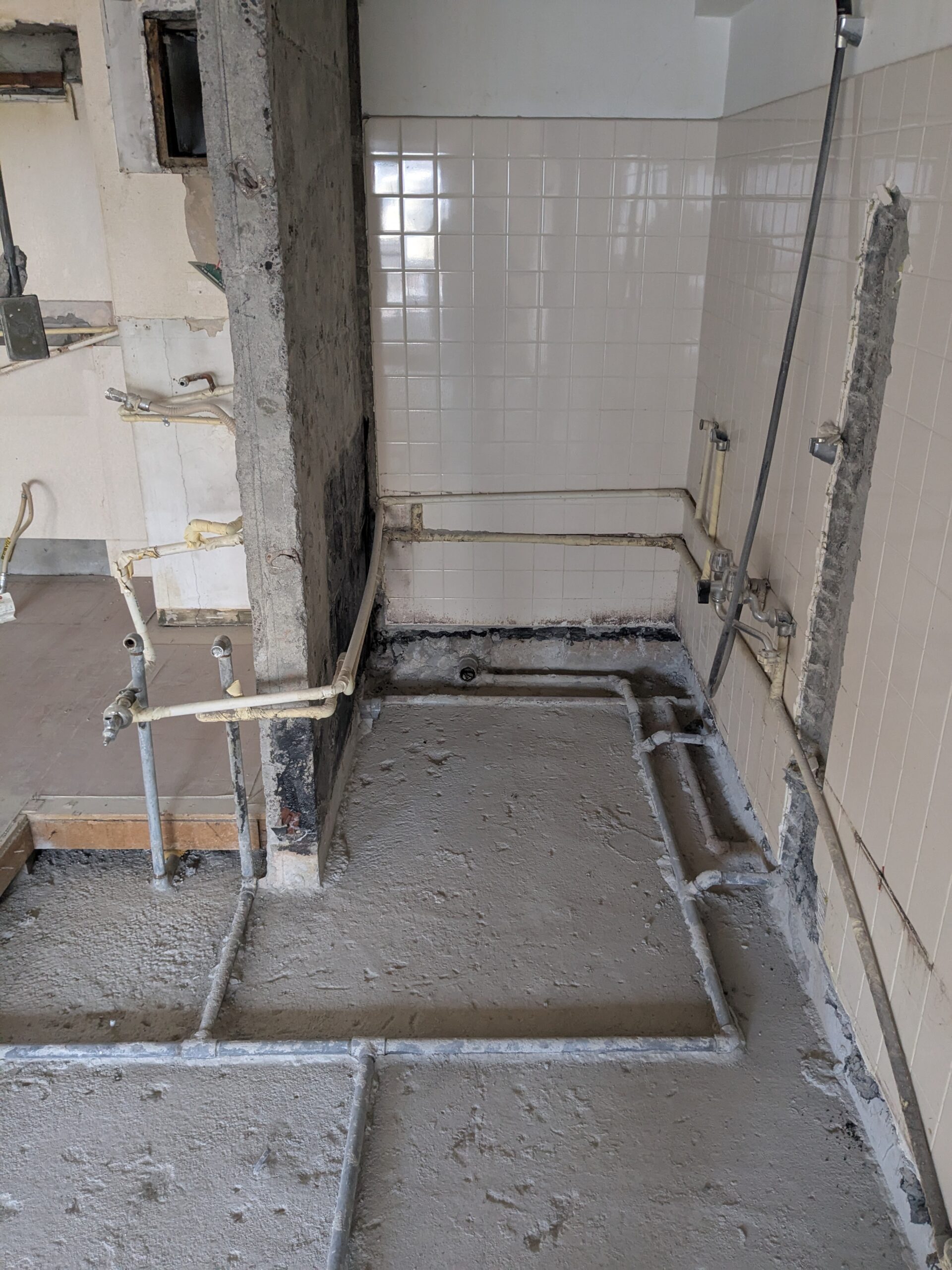 くすみブルーが映える-小上がりのある家- ｜ 中野区　現場レポート