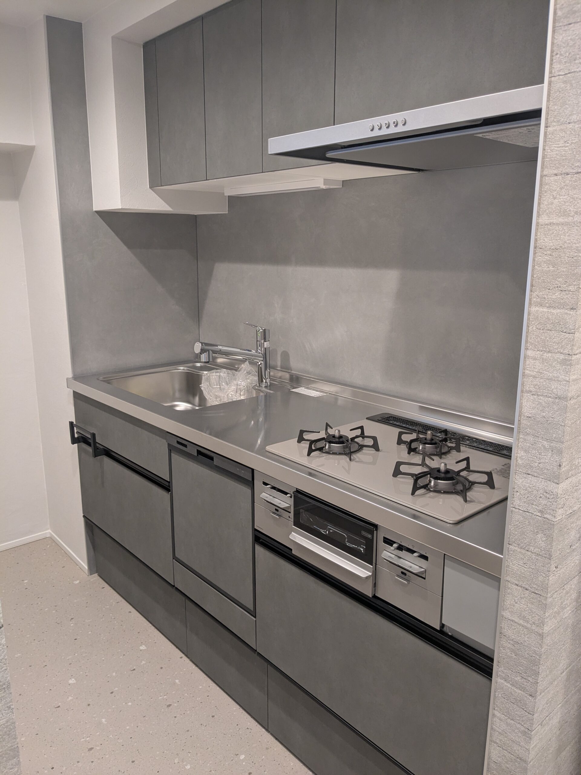 くすみブルーが映える-小上がりのある家- ｜ 中野区　アズ建設施工事例ギャラリー