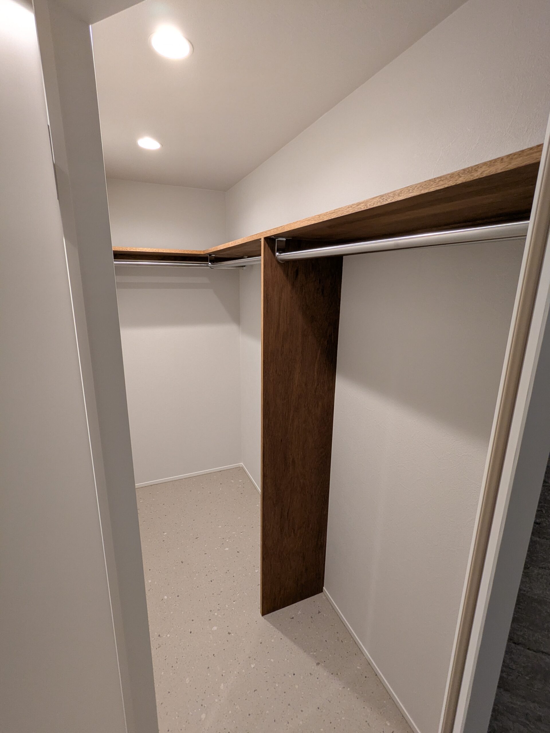 くすみブルーが映える-小上がりのある家- ｜ 中野区　アズ建設施工事例ギャラリー