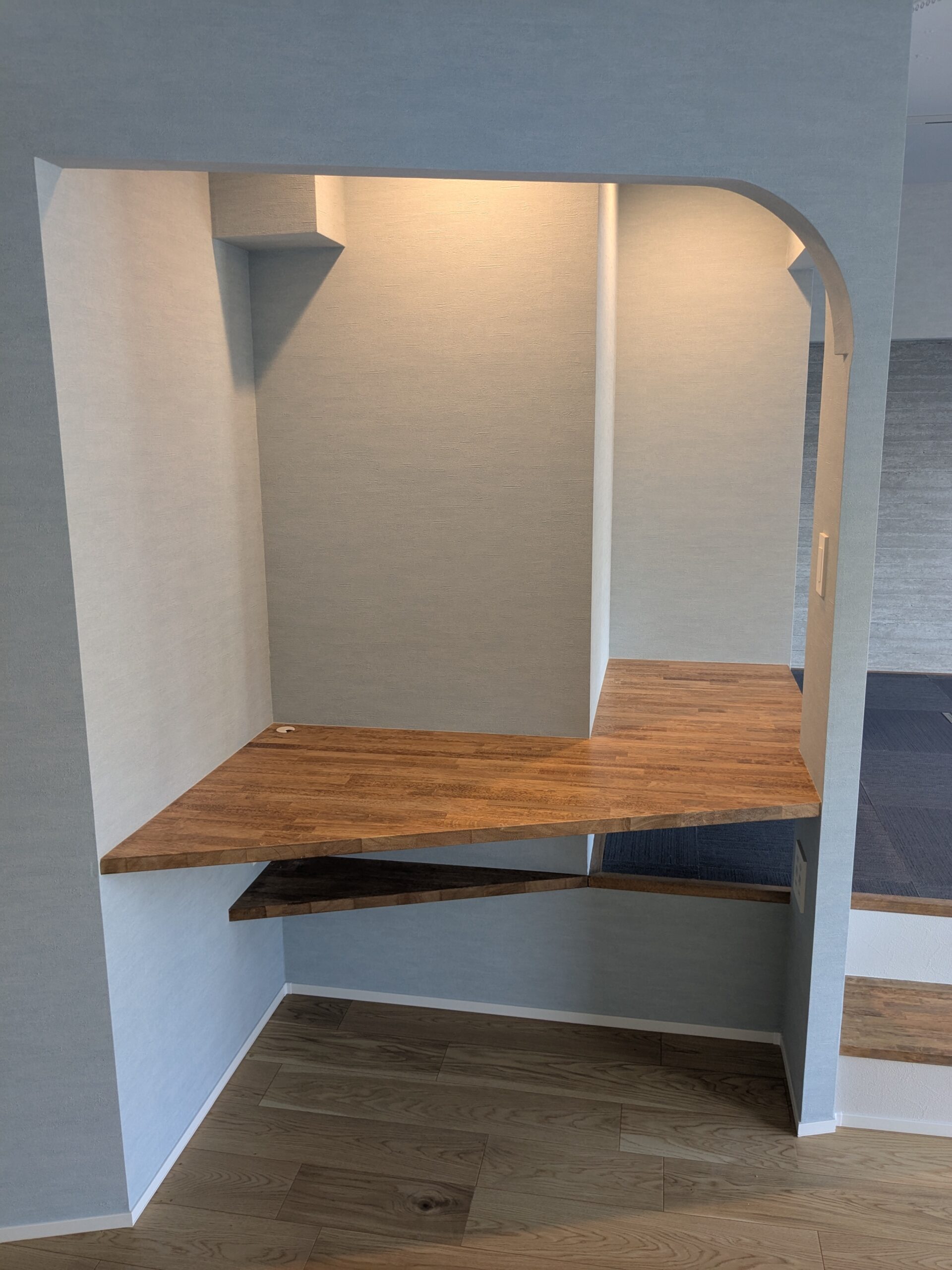 くすみブルーが映える-小上がりのある家- ｜ 中野区　アズ建設施工事例ギャラリー