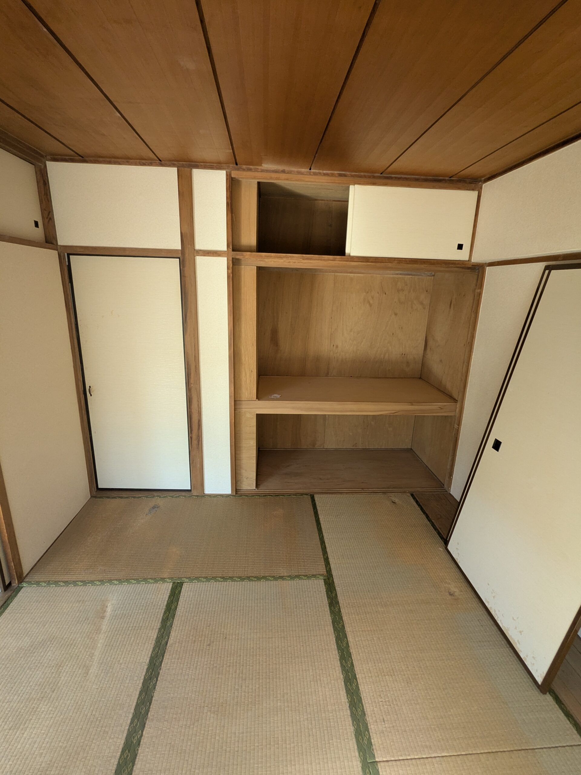 くすみブルーが映える-小上がりのある家- ｜ 中野区　リノベーション前