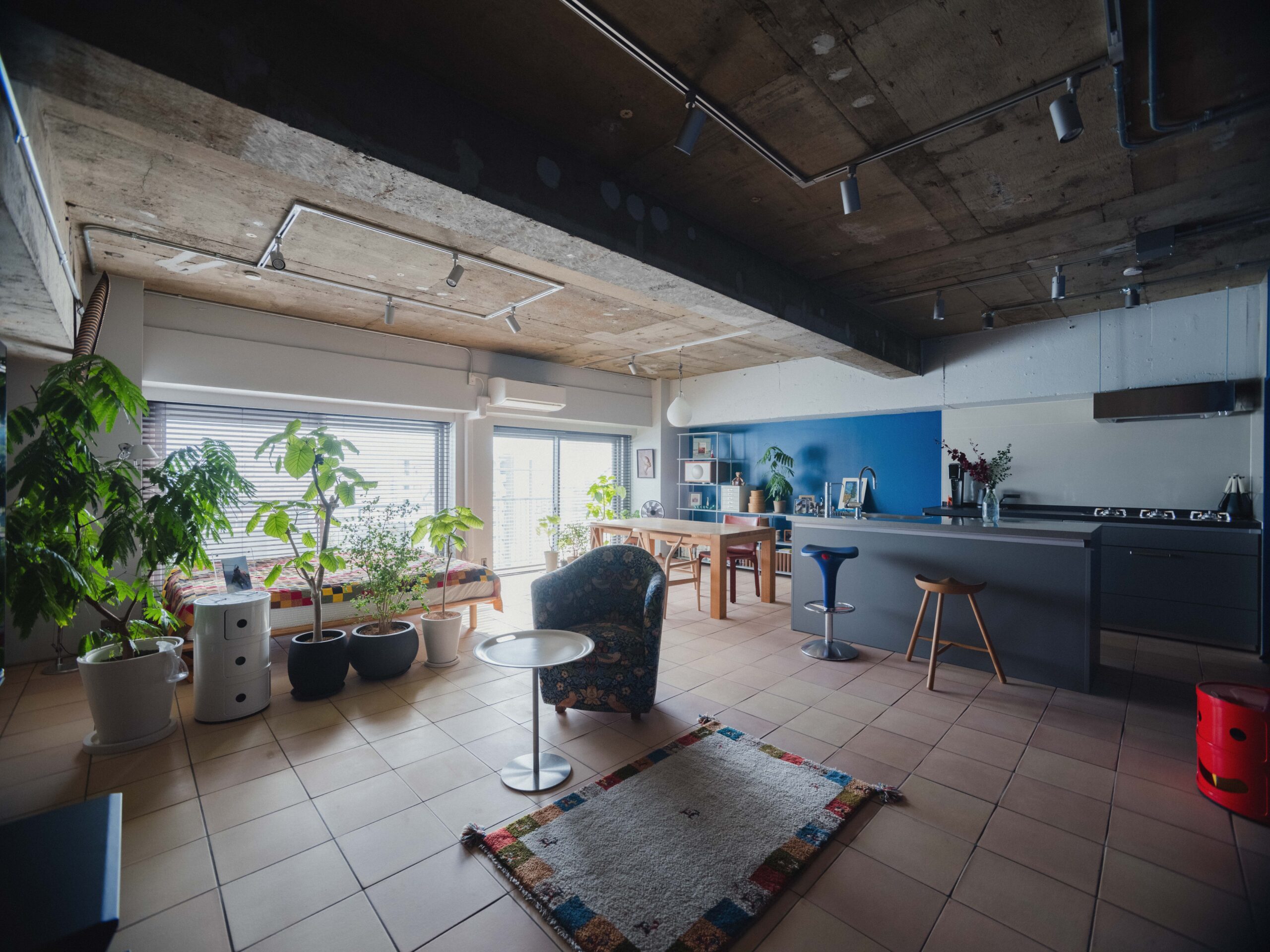 ヴィンテージにひかるディープブルー -テラコッタの家- | 目黒区　アズ建設施工事例ギャラリー