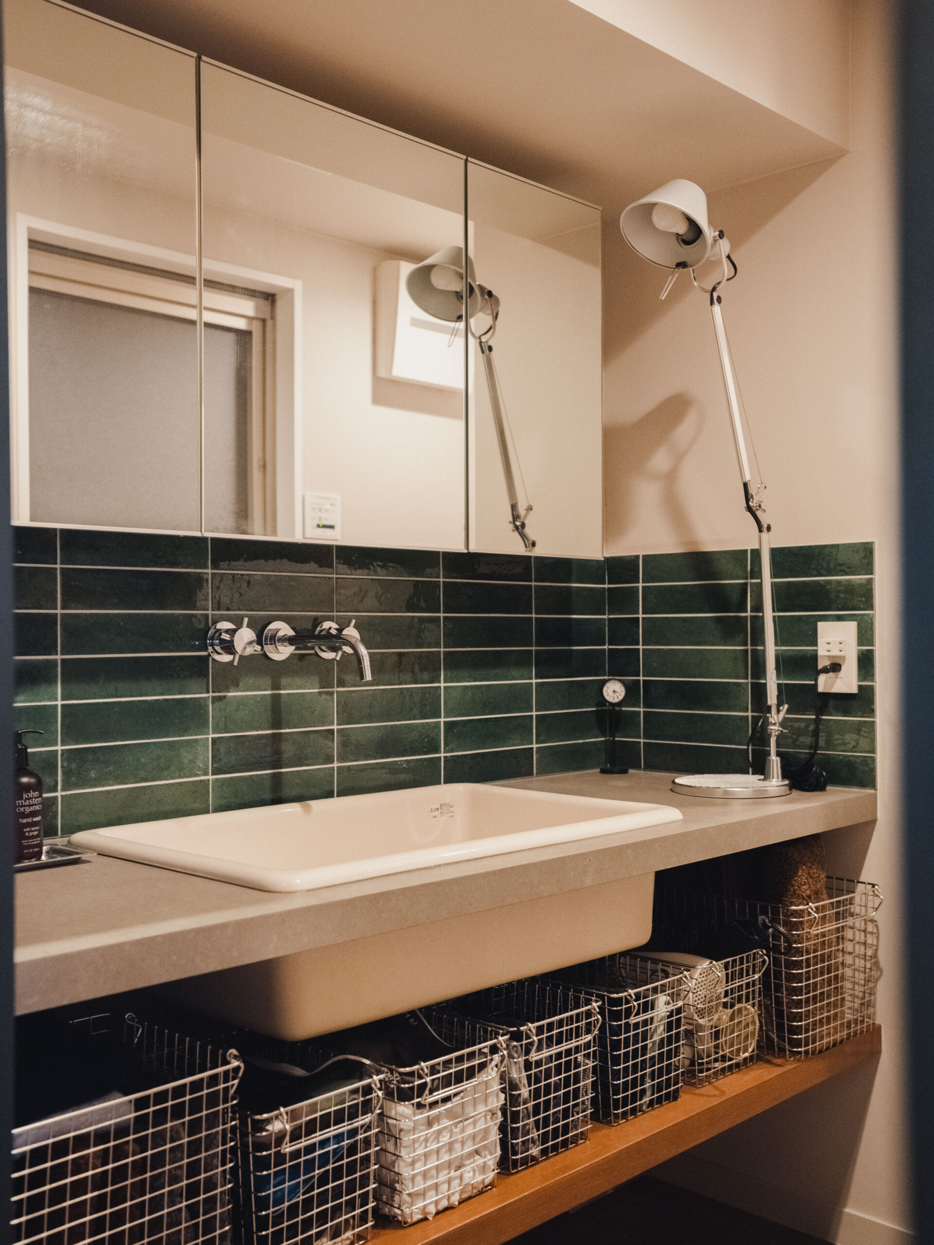 ヴィンテージにひかるディープブルー -テラコッタの家- | 目黒区　アズ建設施工事例ギャラリー