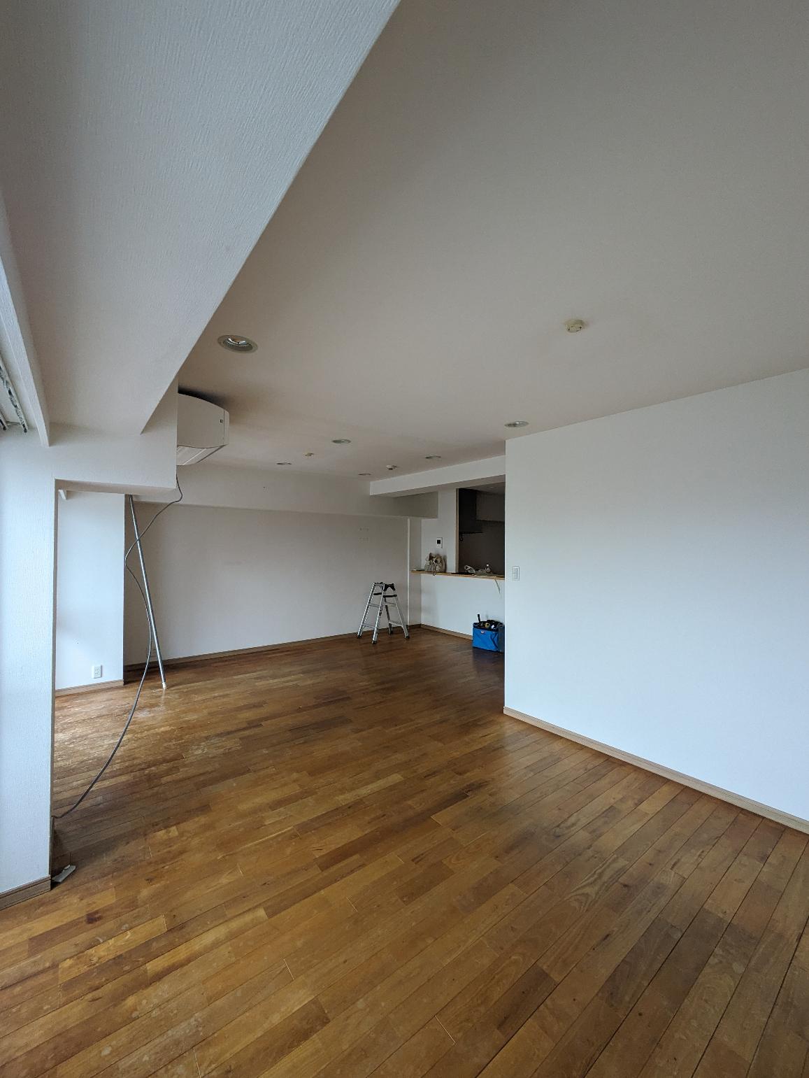 ヴィンテージにひかるディープブルー -テラコッタの家- | 目黒区　リノベーション前