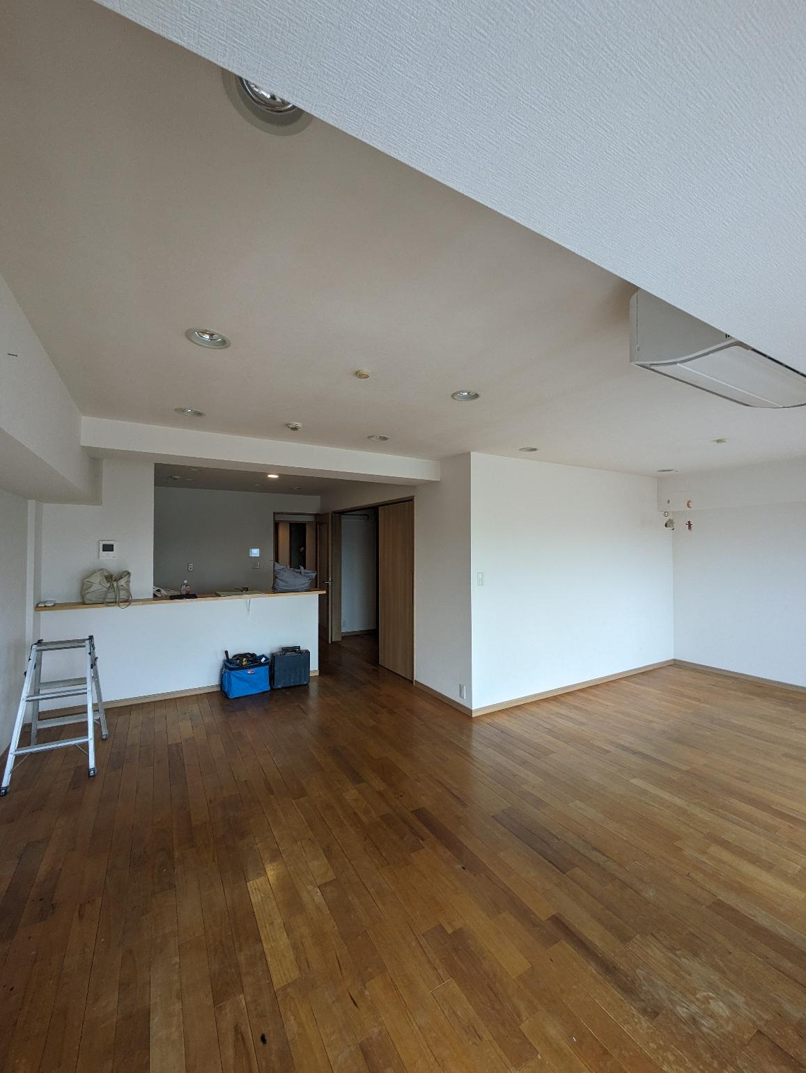 ヴィンテージにひかるディープブルー -テラコッタの家- | 目黒区　リノベーション前