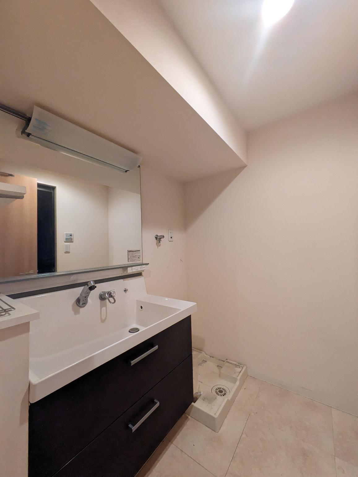 ヴィンテージにひかるディープブルー -テラコッタの家- | 目黒区　リノベーション前